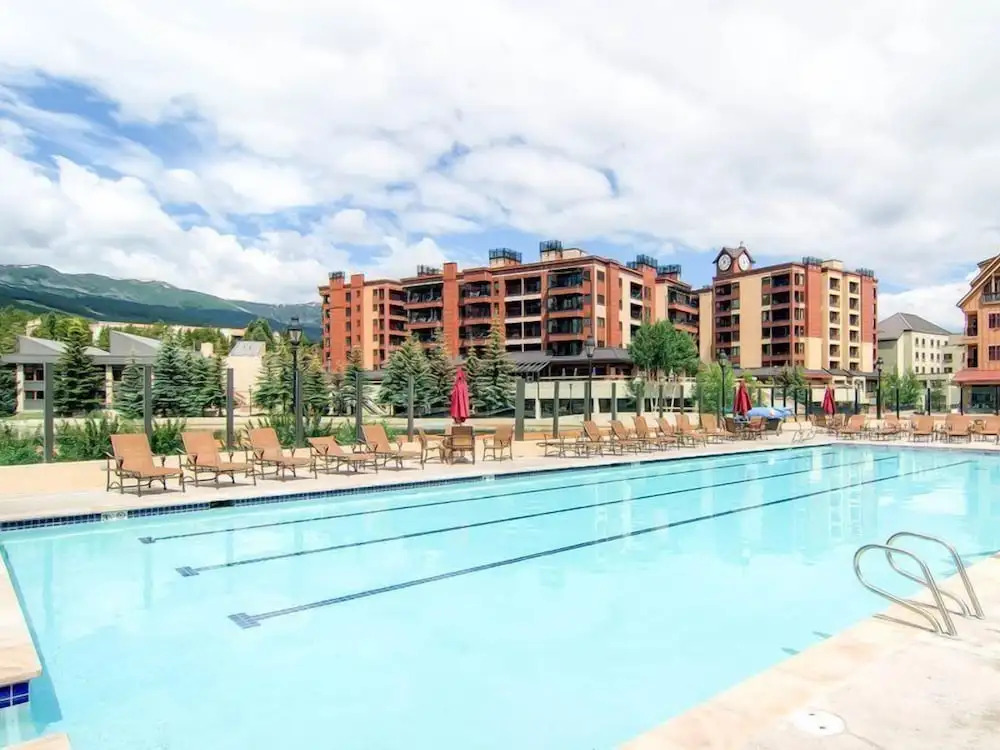 Perfectly Placed 2 Bedroom Vacation Rental in Historic Downtown Breckenridge with Access to Hot Tub and Pool