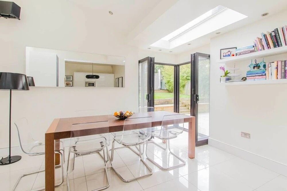 Beautiful Victorian 6 bed Family Home, in Zone 2