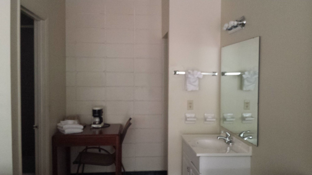 Airport Motor Inn