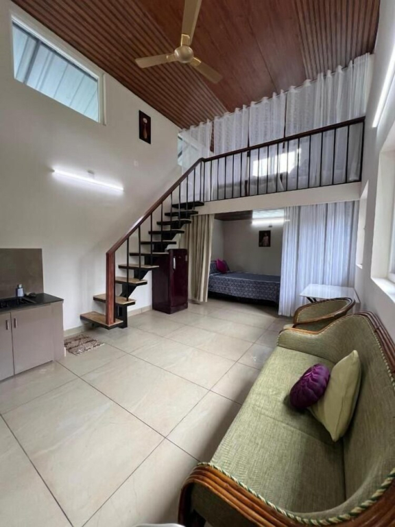 Little Chandhana Guest House