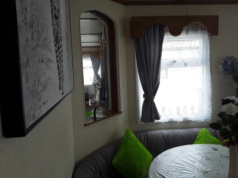 3 bed Caravan Suzie 1,10 Mins From Beach Suzie 1