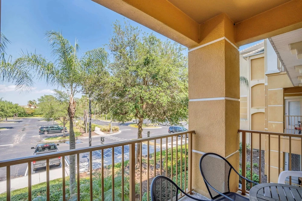 Spacious Condo With Balcony Near Themed Parks! #3vc406