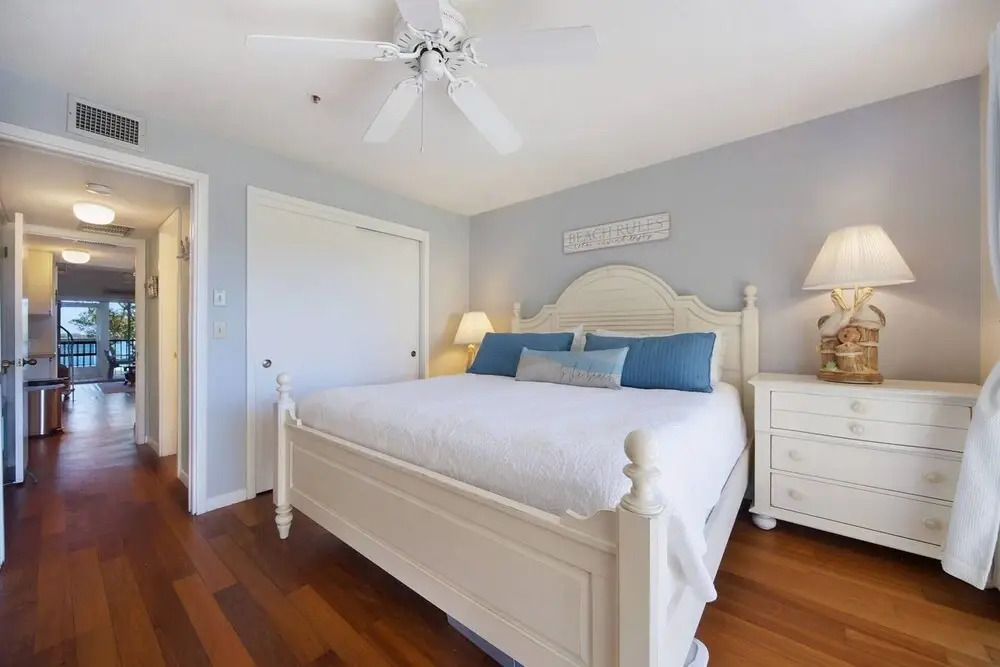 Bay Breezes At Hideaway Bay! Waterfront, Free Kayaks, Golf Cart 2 Bedroom Condo by Redawning