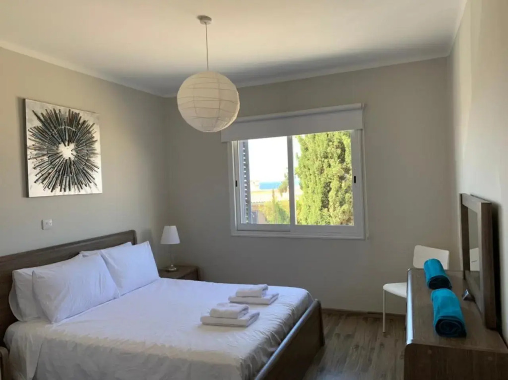 Modern and stylish 1 bedroom apartment in King's Palace