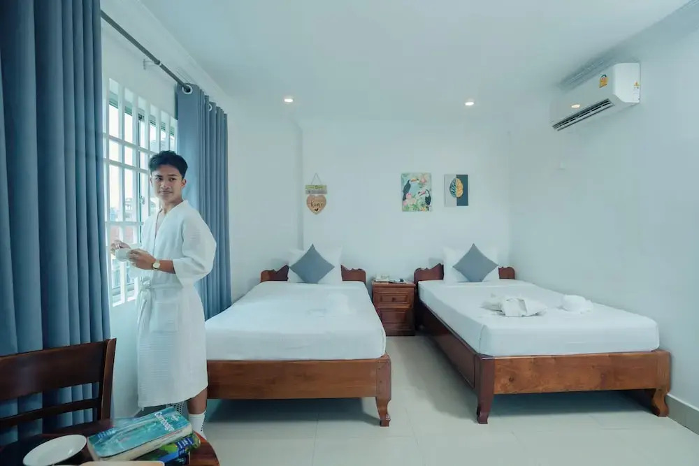 White Corner Hotel