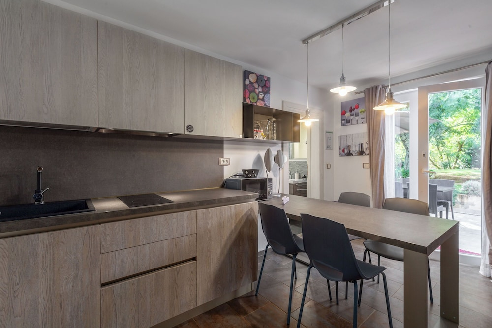 House Cetiri Hrasta