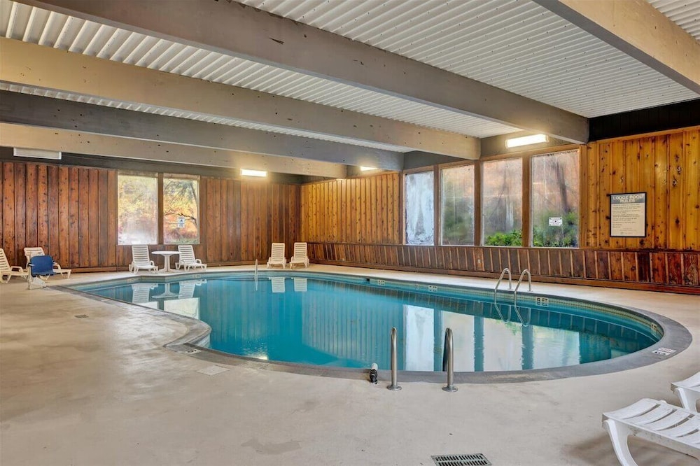 The Lodge Luxury Resort At Lake Harmony