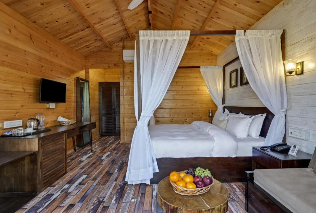 Casawood Resort - A Luxury Private Pool Villa On Mount Abu Road