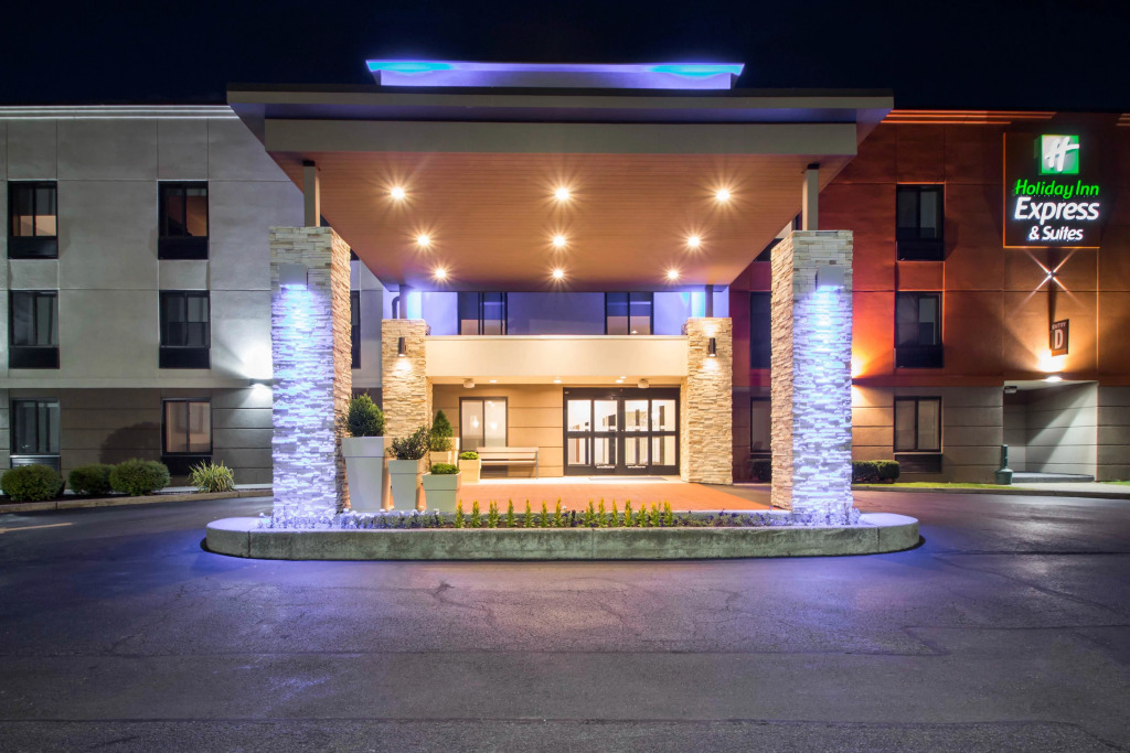 Holiday Inn Express & Suites - Albany Airport - Wolf Road by IHG