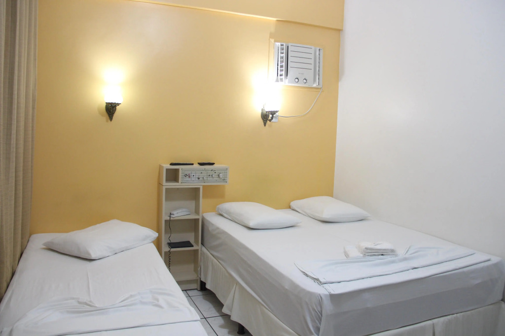 Oasis Chartouni Hotel