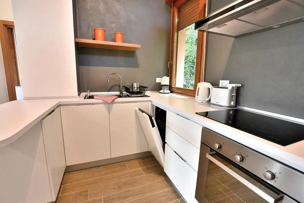 Apartment Candor - 4 Sleeps in Residence With Pool in Cassone di Malcesine