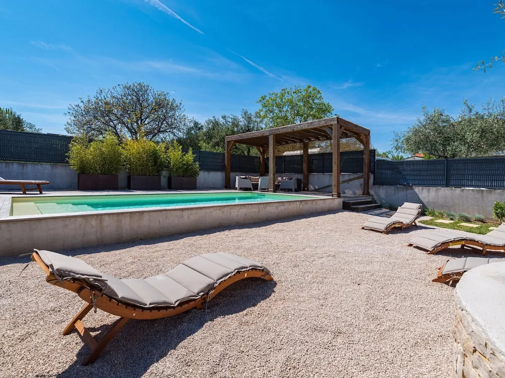 Nice Villa With Private Pool, Fenced Garden, Roofed Terrace, Near the Beach