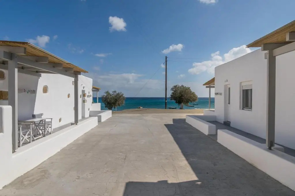 Aqua Bay Beachfront Studios Agia Kyriaki Beach, Milos