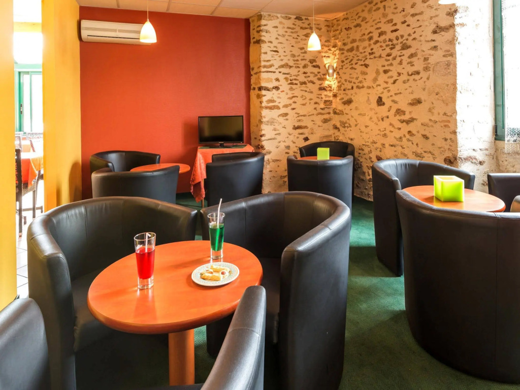 Logis Hôtel & Restaurant - Le Saint-Louis