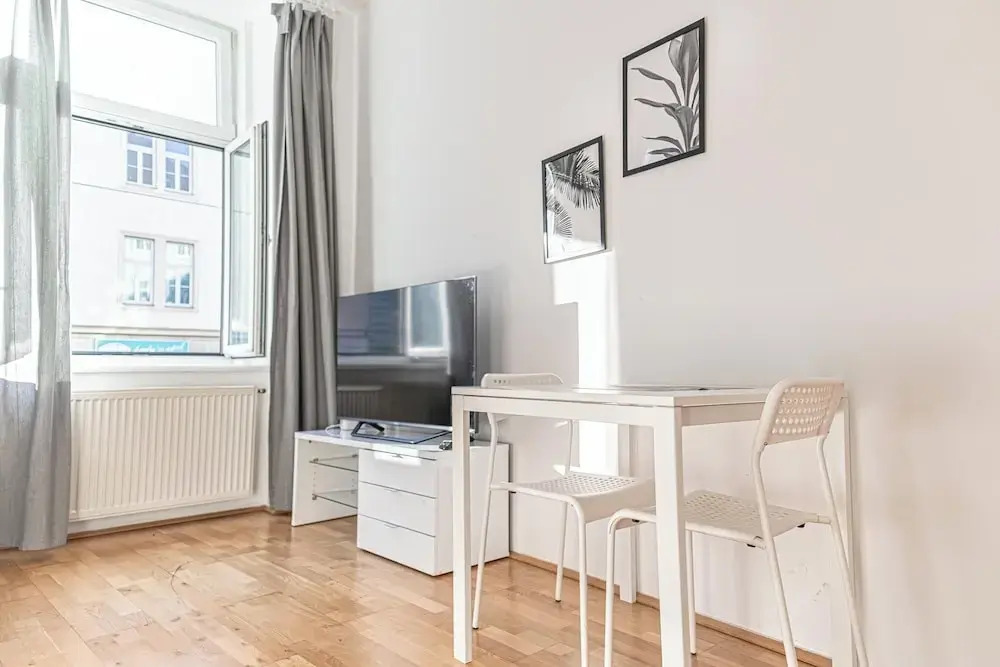 3BR Belvedere Bookable for Long Stays