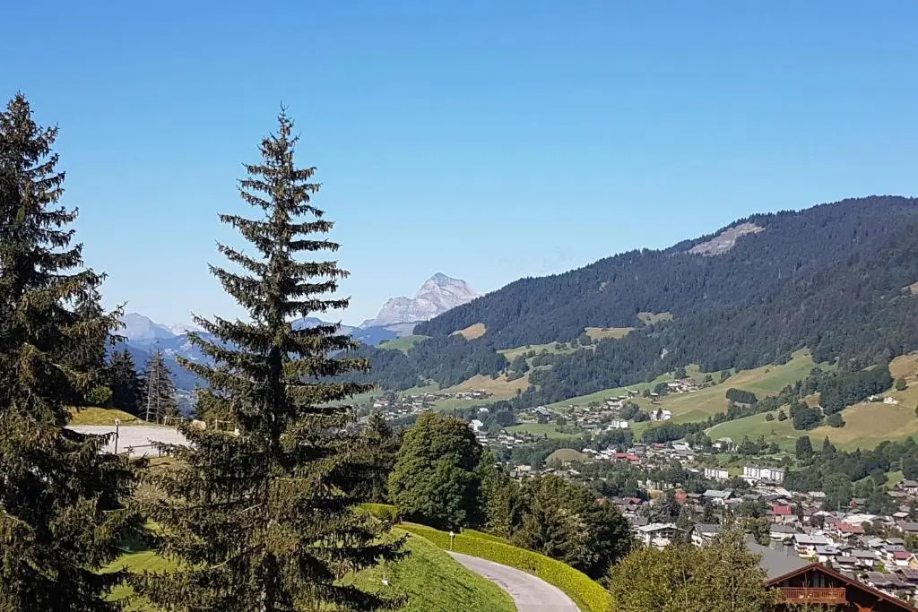 Cozy 2-bedroom with terrace overlooking the valley of Megeve Welkeys