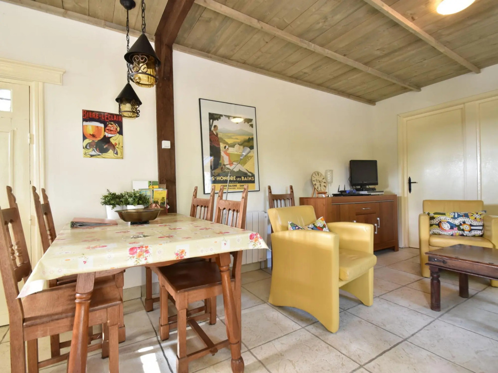 Unique Child-friendly Holiday Home in Saint-Honore-les-Bains