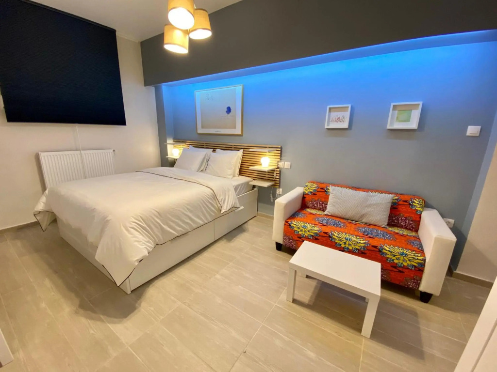 For a genuine Athenian homestay!