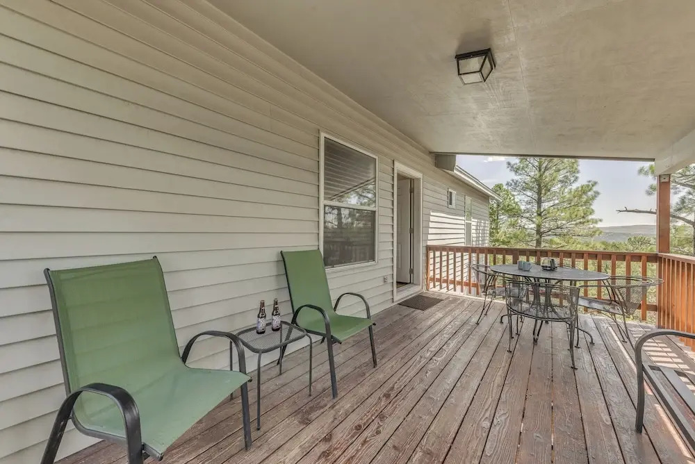 Hillside Haven w/ Deck < 2 Miles to Dwtn Ruidoso!