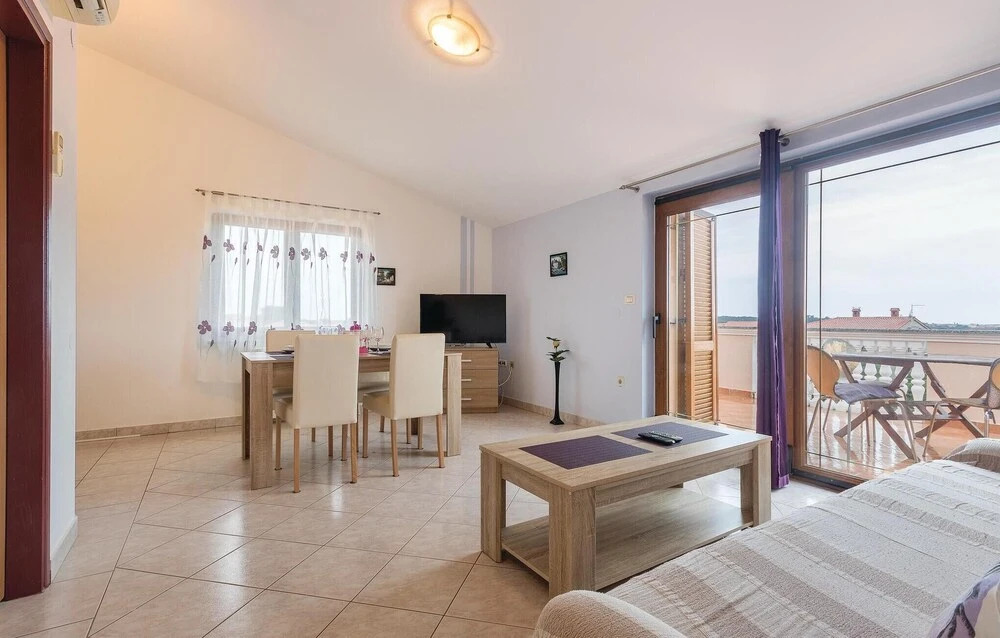 Beautiful Home in Pula With Wifi and 2 Bedrooms