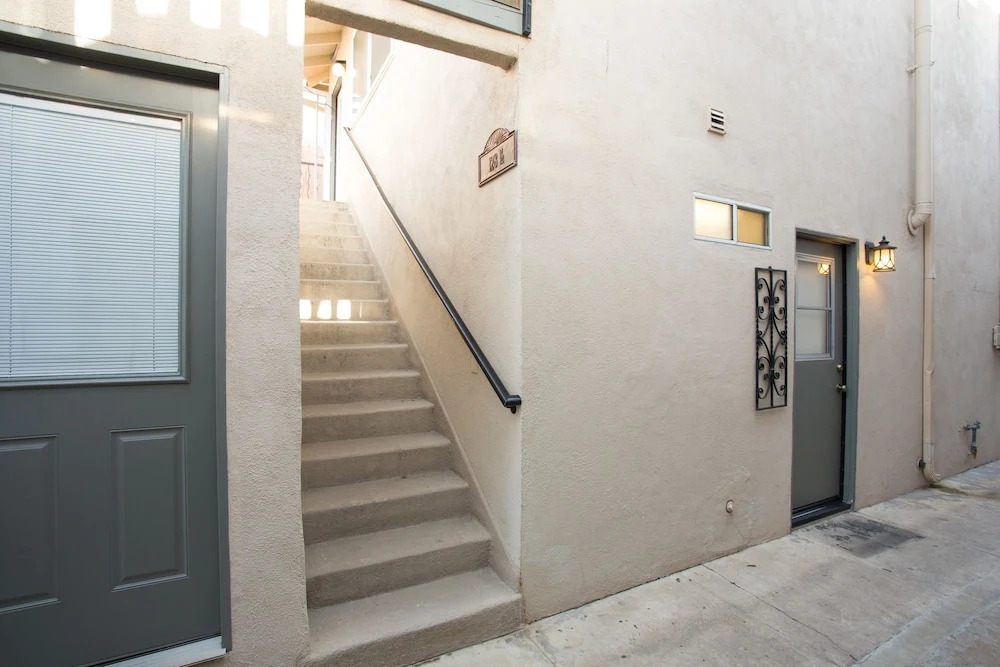128 39th Street B (68439) - 2 Br townhouse by RedAwning