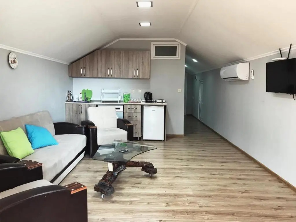 Apartment Green House