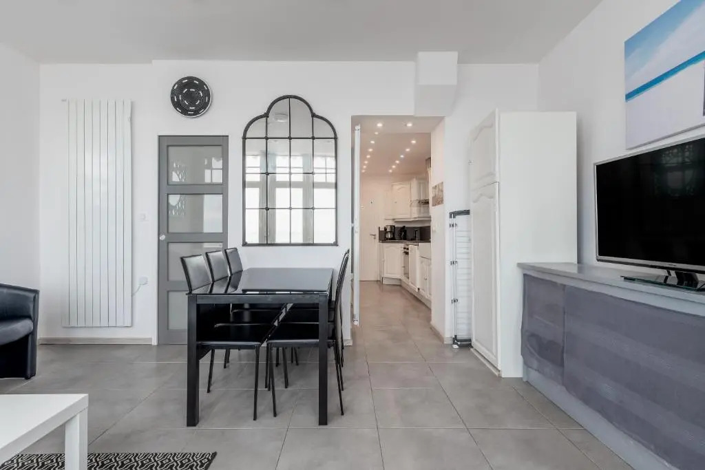 Appartement en front de mer avec terrasse et vue mer