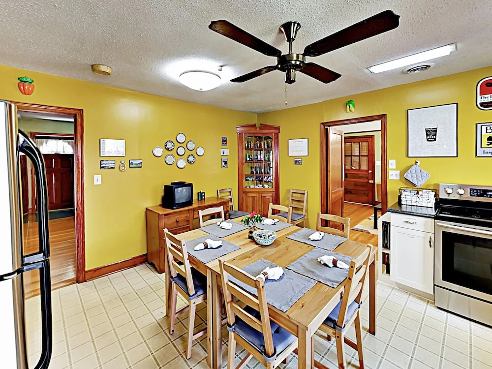 1734 Charleston (1655-161089) - 2 Br Home