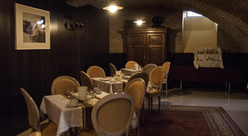 Rex Clinic Hotel