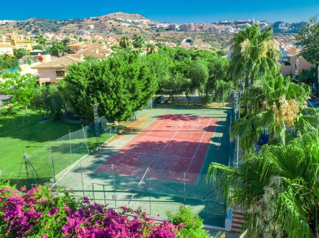 2 Habs Buena terraza con BBQ - WiFi, Piscina