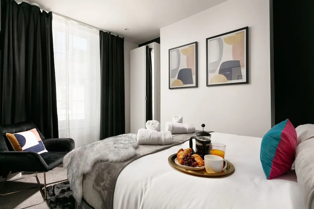 Luxe Experience - Premium Central House