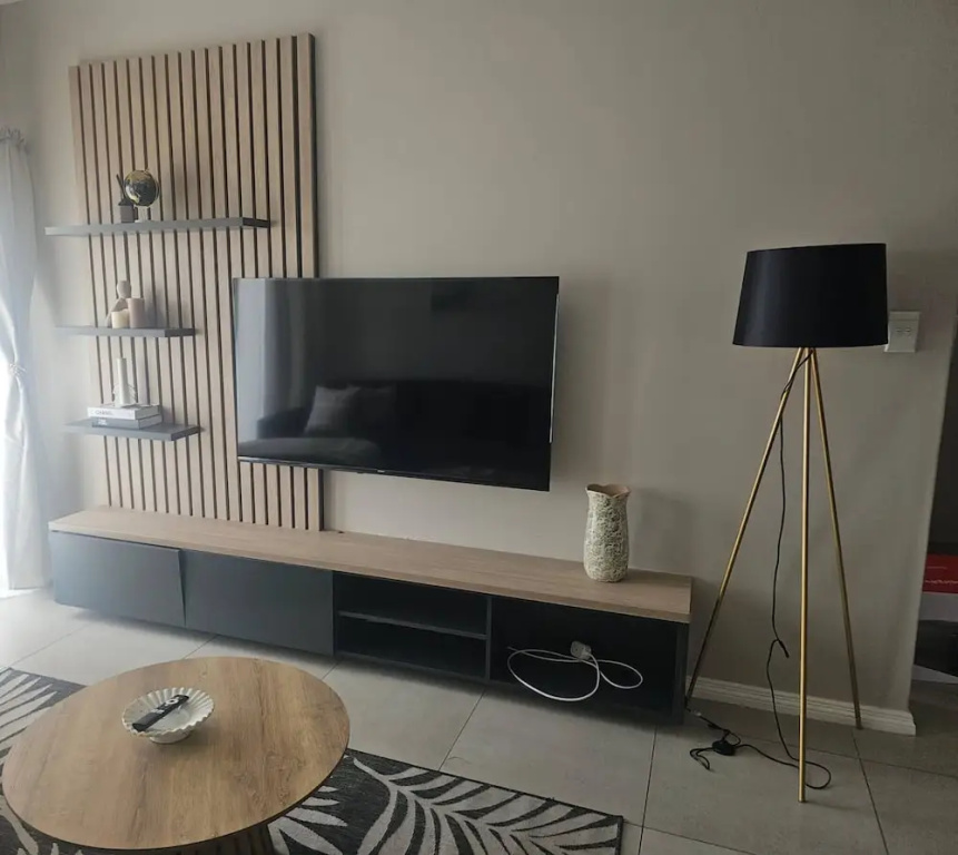 Charming 2-bedroom Apartment in Midrand, Close to Mall of Africa