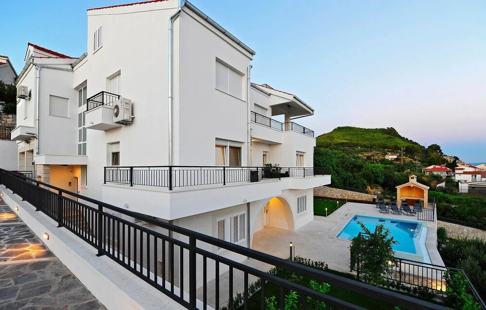 Awesome Apartment in Podstrana With Outdoor Swimming Pool, Sauna and Heated Swimming Pool