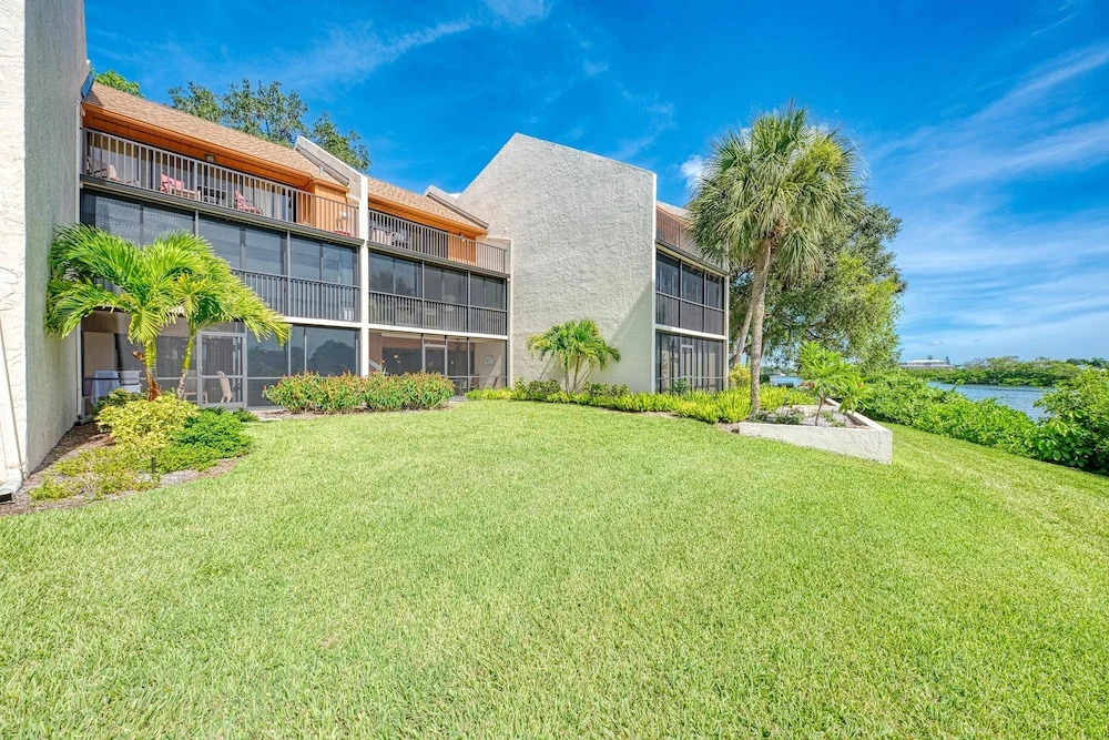 Midnight Cove Ii 111f - Spectacular Vacation Rental! 2 Bedroom Condo