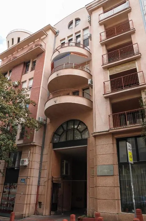 Apartment D-22