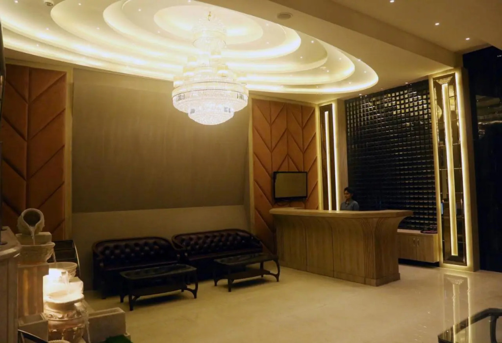 OM Clarks Inn Raebareli