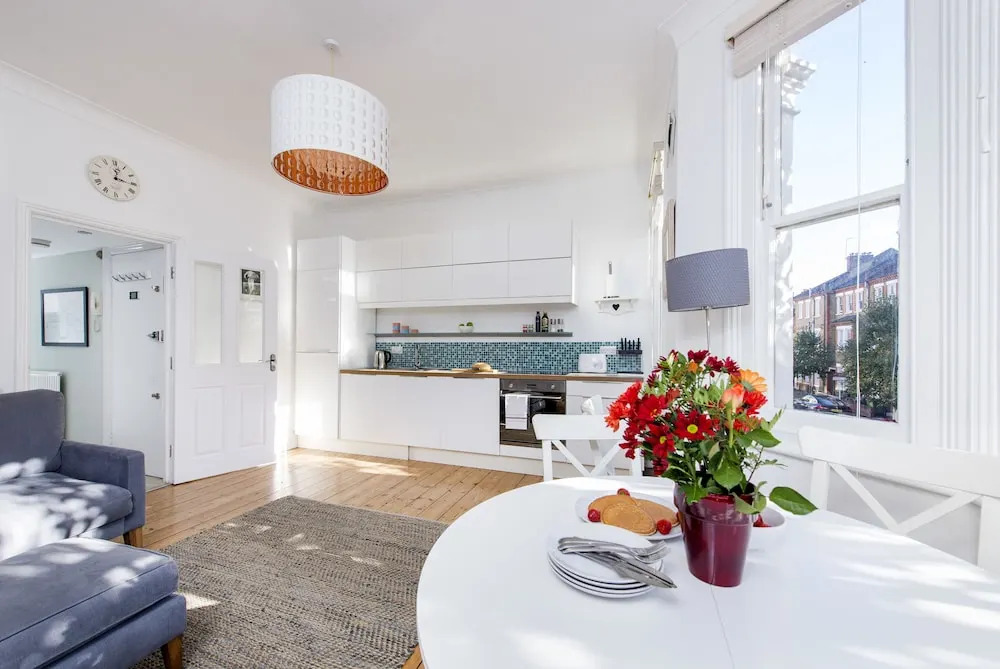Stunning 2BR Victorian Flat In Vauxhall