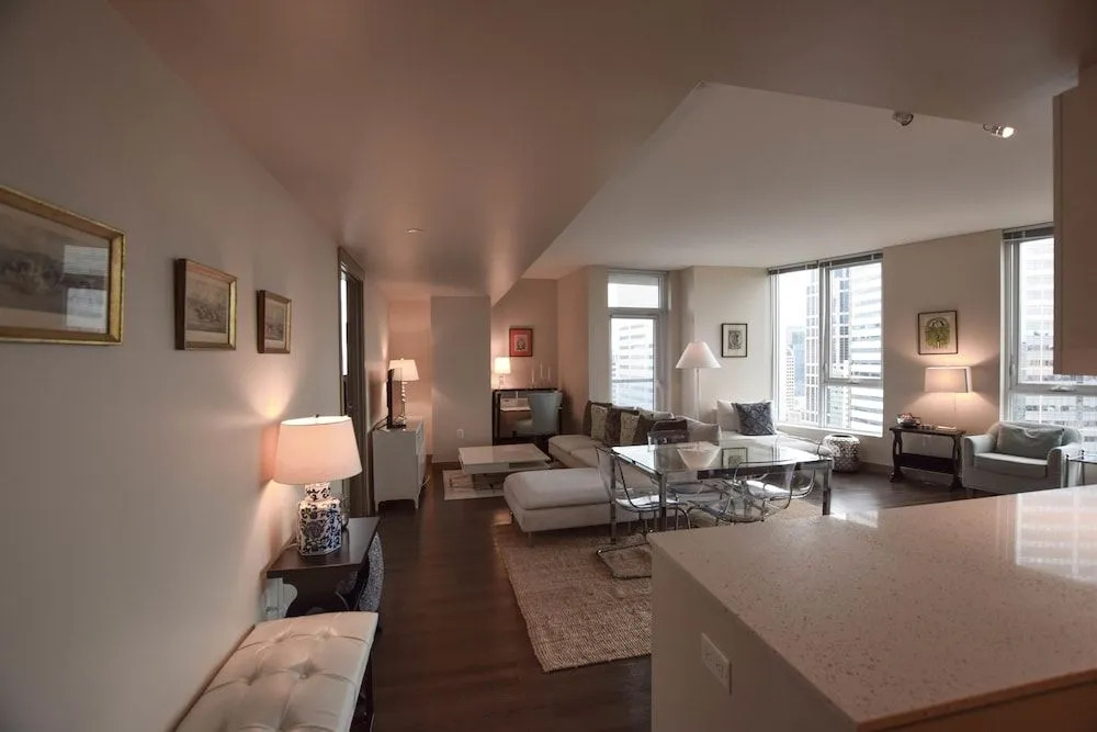 Luxe Hubs Convention Center Apartments