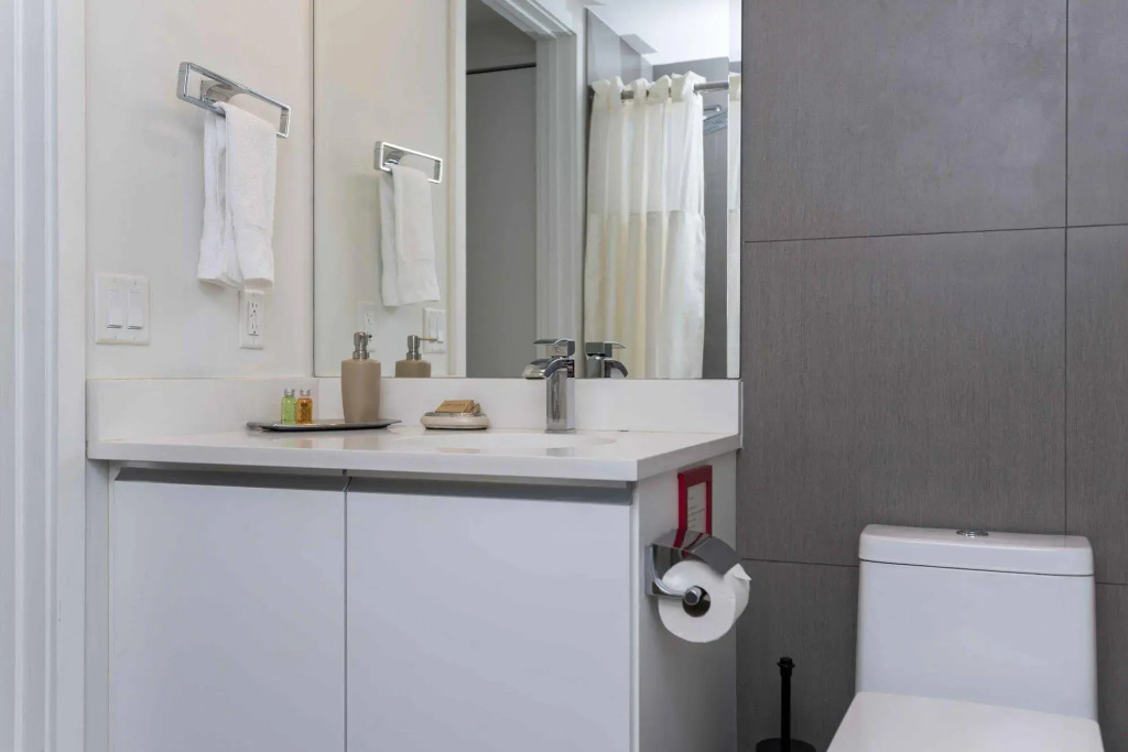 Dharma Home Suites Miami Beach at Monte Carlo