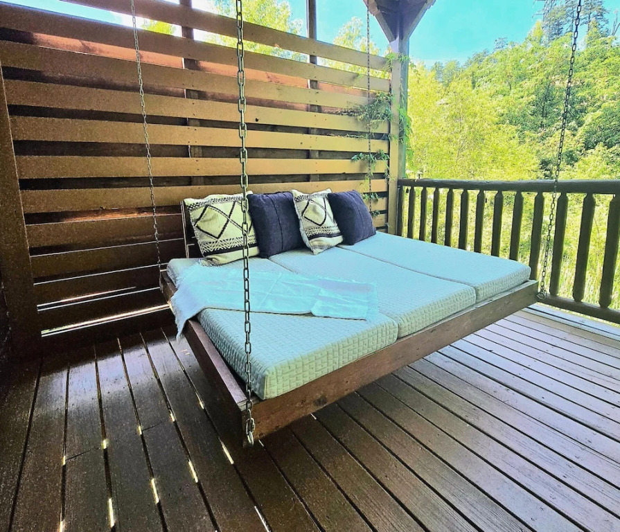 NEW Lux 4 BR Pigeon Forge Dollywood Hot Tub