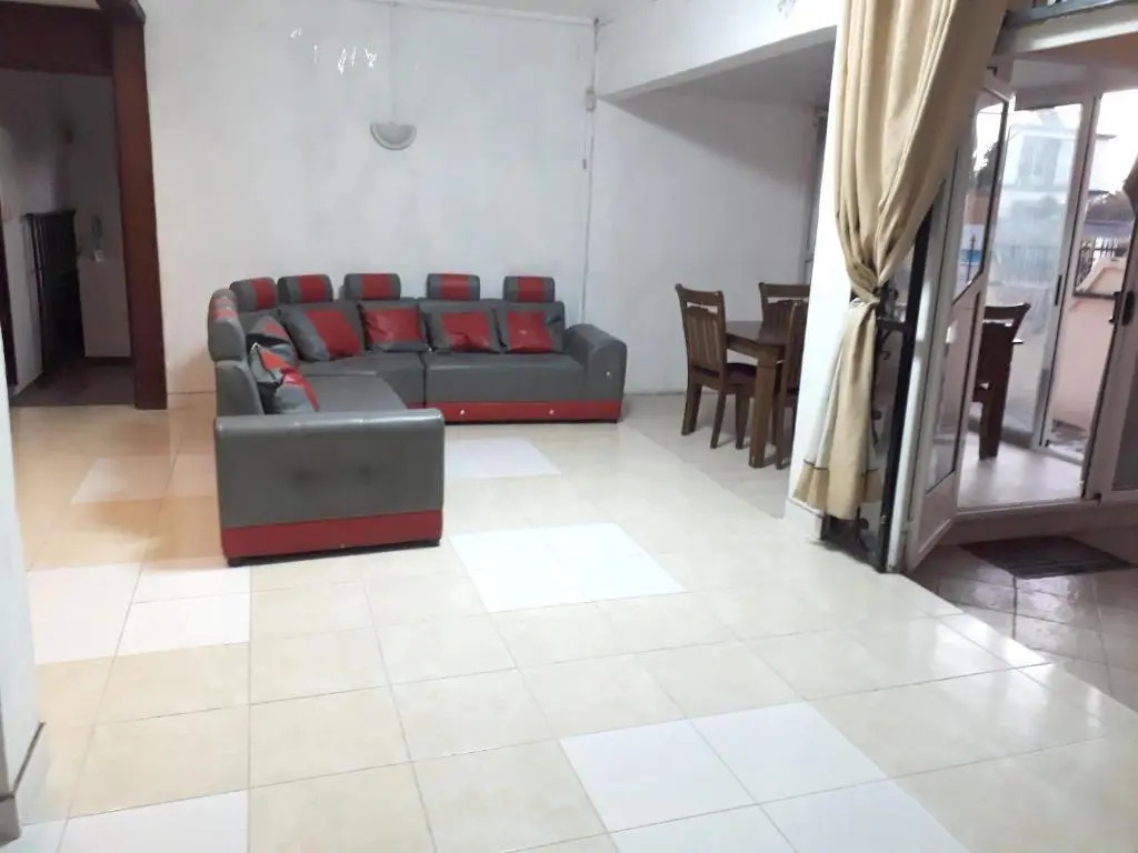 Sunny villa in Pereybere with private pool