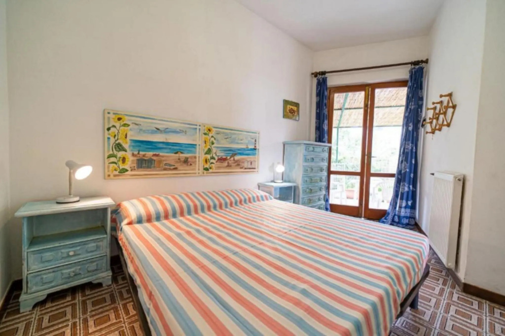 Girasoli in the center of Marina di Campo with private parking and outdoor space-I GIRASOLI