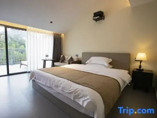 Youbian Homestay (Border City Chadong Scenic Area)