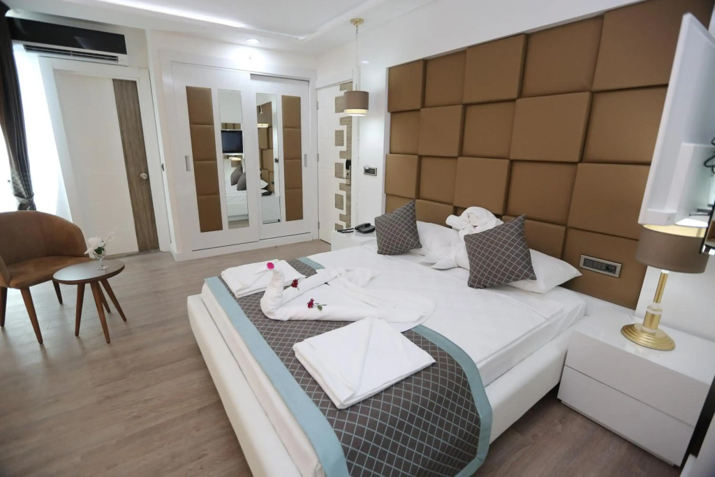 Elips Royal Hotel & SPA