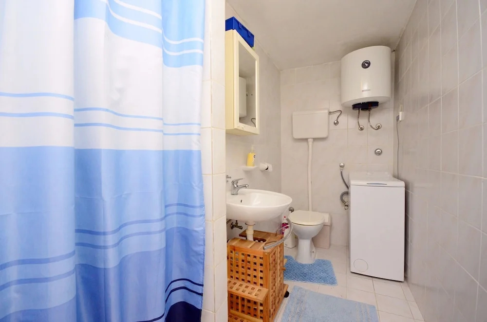 Apartments Mladen