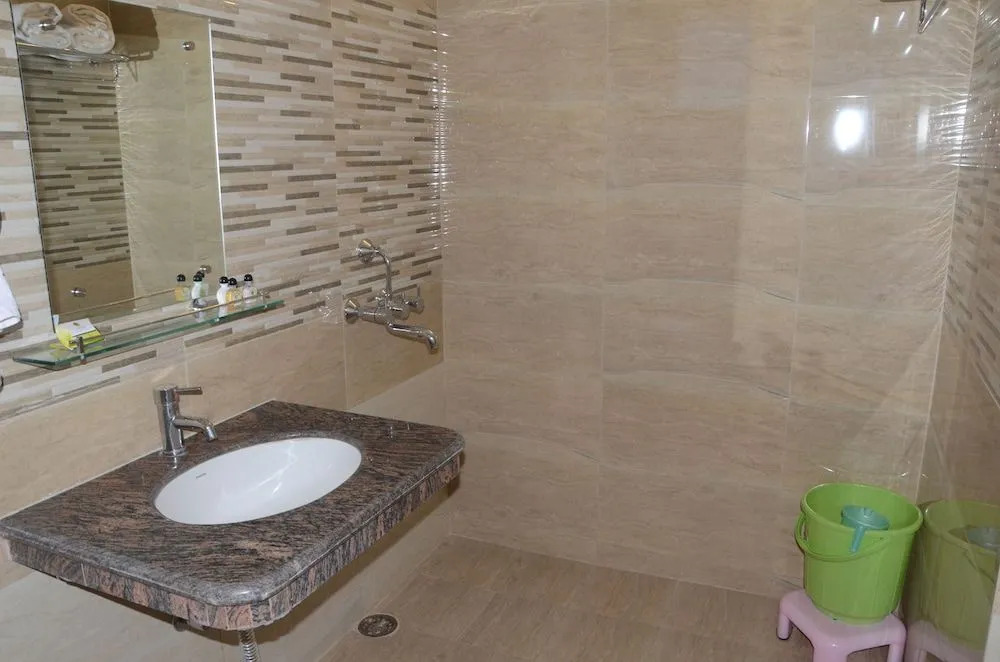 Hotel Mercury Residency