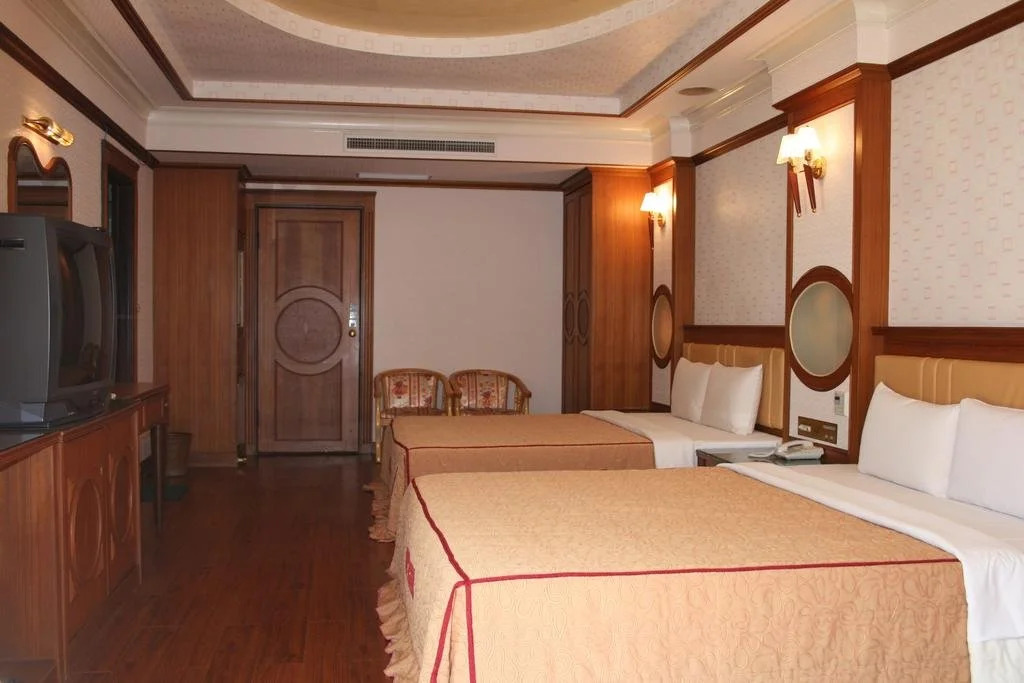 Loveshu Business Motel(長榮興商務汽車旅館（新化館）)