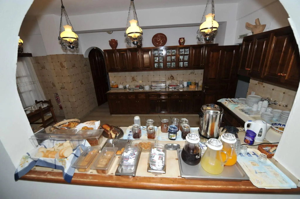 Zephyros Hotel