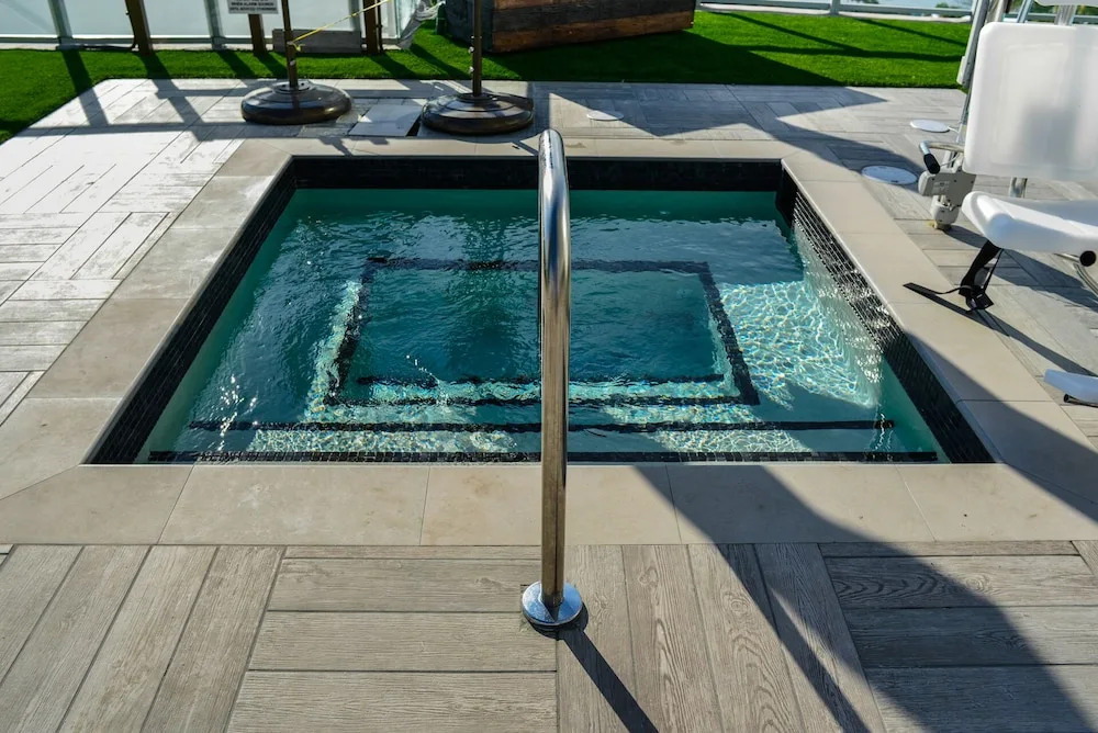 Luxury Condo wOcean Views close to Beach