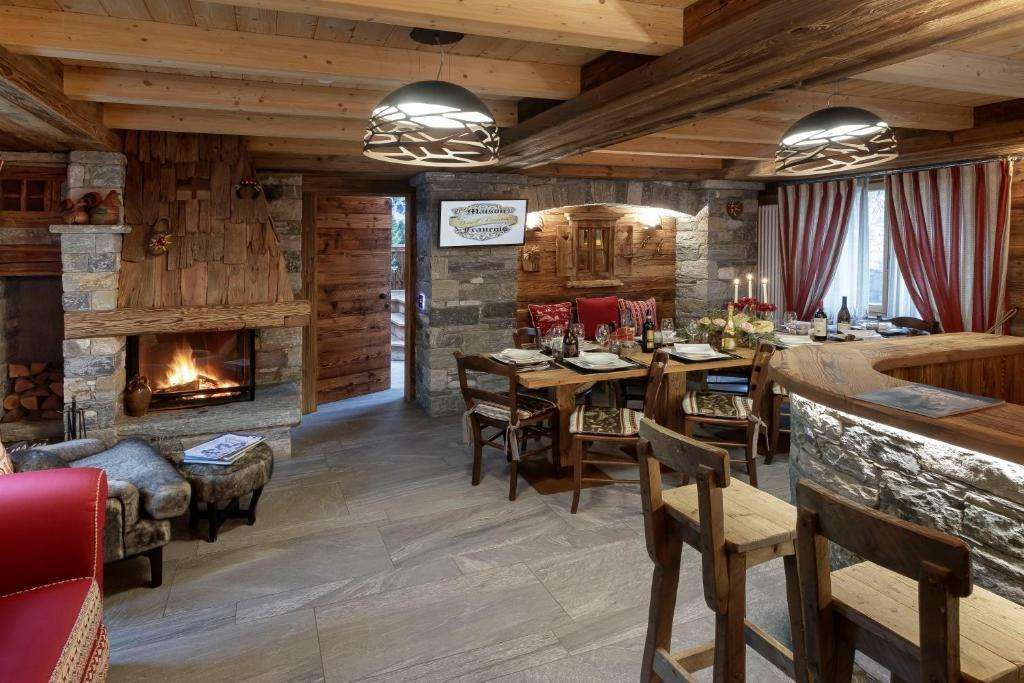 Chalet Matterhorn François - Central Alpine Chalet with Private SPA & Breakfast